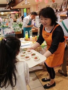 ＪＡ職員が安全、安心、おいしさをＰＲ
