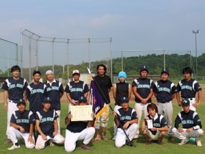 連覇を果たしたソフトボールチームの選抜メンバー