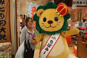 100万人目の来店者となった阿部さん