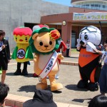 ステージ上で紹介されるちばみ―