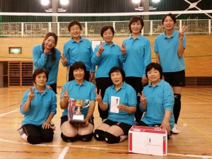 優勝したチームの記念撮影