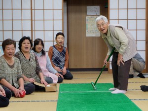 スカットボールを楽しむ参加者