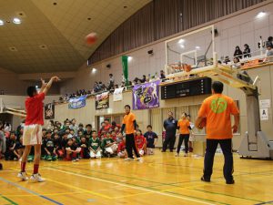 熱の入るフリースロー大会(11月12日)