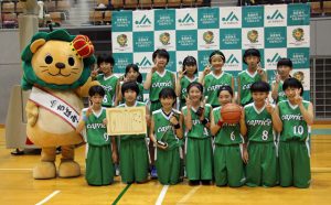 女子優勝のＣＡＰＲＩＣＥ（10月28日）