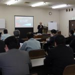 熱心に学ぶ参加者(2月19日)