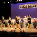 音色に合わせてピアダンスを披露する部員（6月24日）