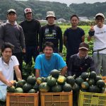 収穫を終えた青年部員（7月24日）