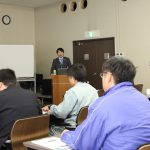 真剣に研修に取り組む参加者(1月22日)