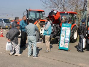 メリットを分かりやすく伝えるメーカー担当者(3月2日)