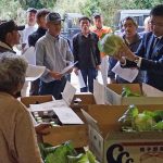 出荷規格の説明を聞く生産者(10月24日)