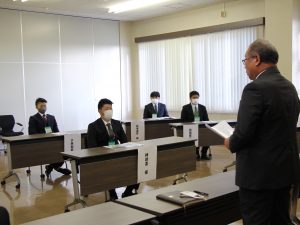 エールを贈る江波戸組合長（2月16日）